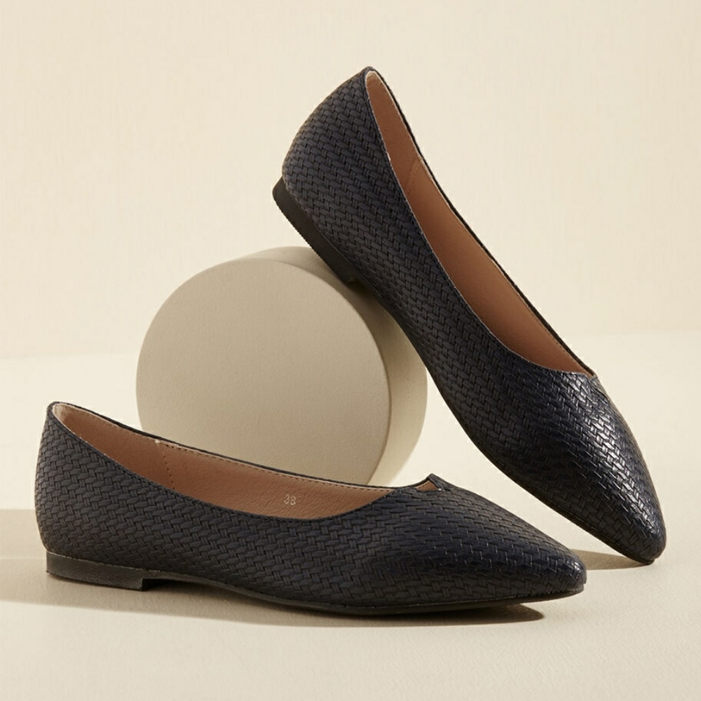 Dolce Nome Promised Polish Flat
Navy Woven 7